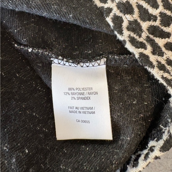 Reitmans Giraffe Print Sleeveless Turtleneck Blouse S - Picture 9 of 11